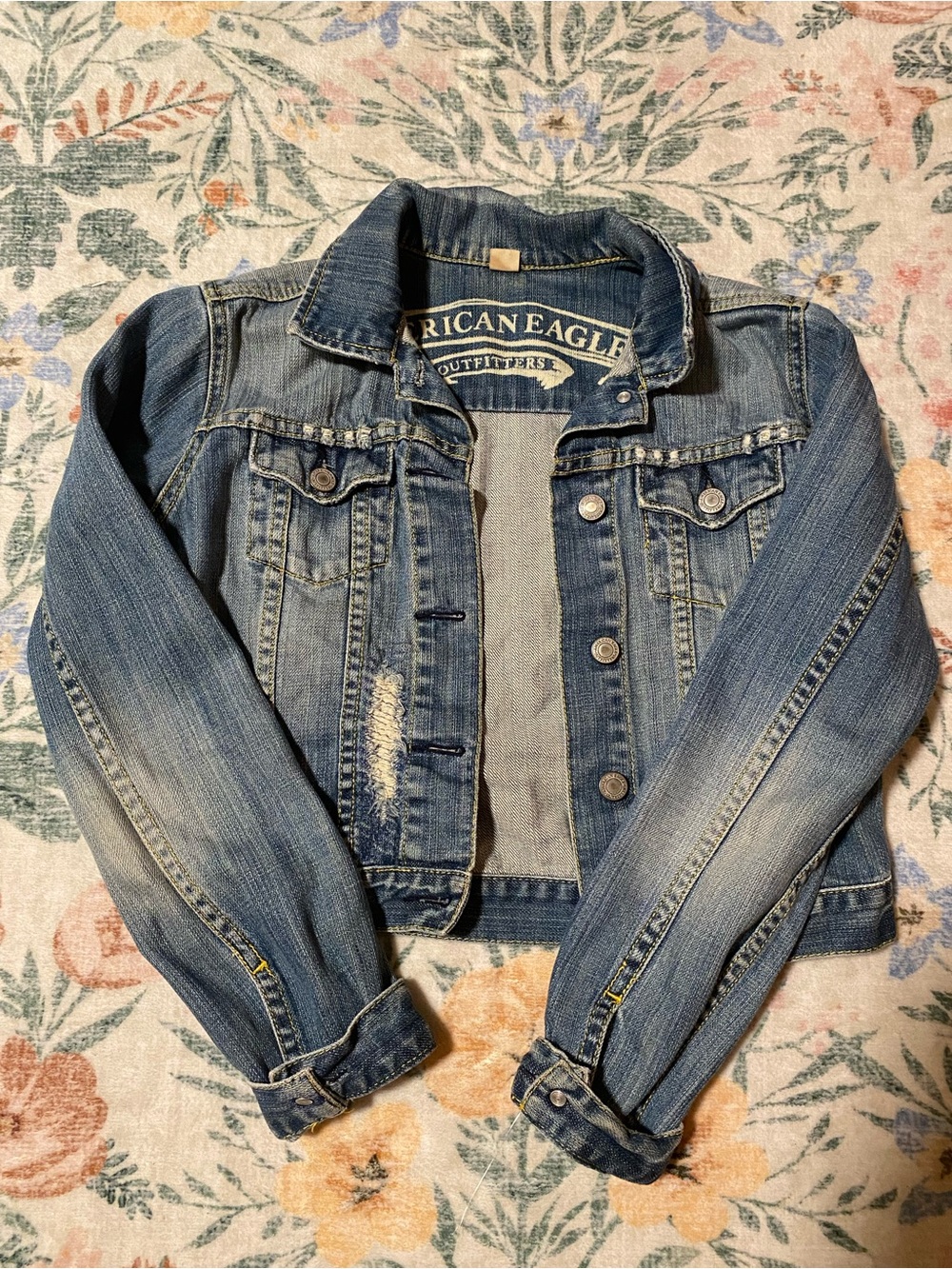 American Eagle Cropped Vintage Denim Jacket